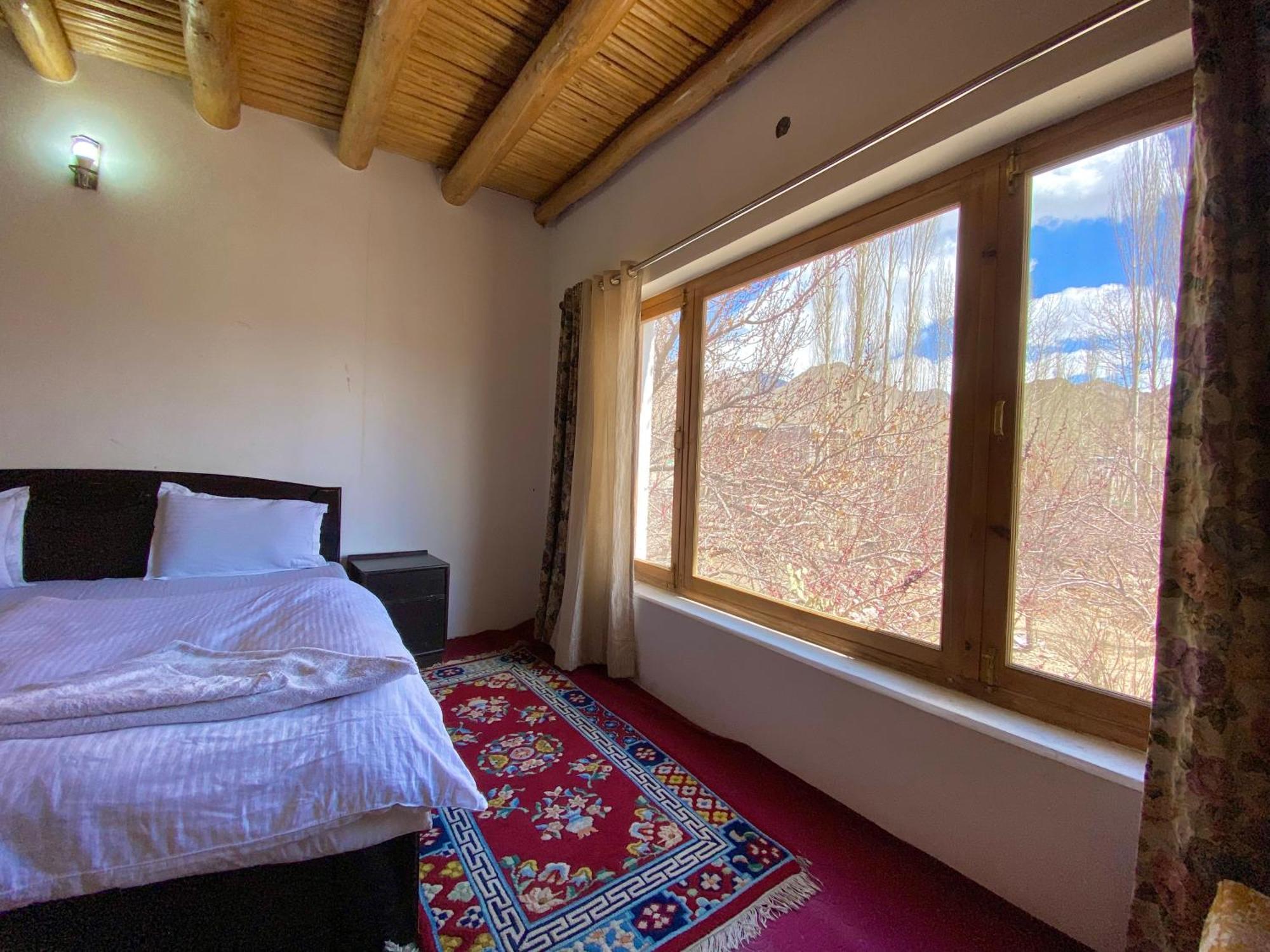 Sumrolee Guest House Leh Exterior photo